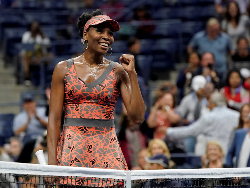 Venus Williams advances into US Open quarter-finals Venus Williams advances into US Open quarter-finals