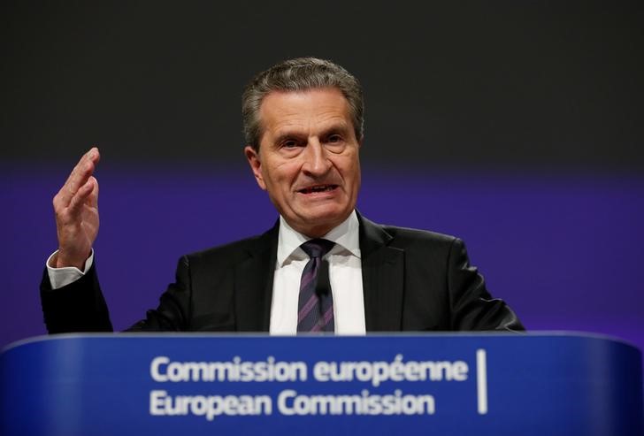 Commissioner Oettinger holds a news conference in Brussels