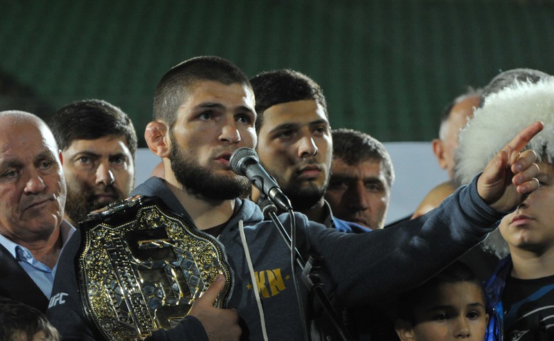 Khabib Nurmagomedov challenges Mayweather to fight: 'There is only one king'
