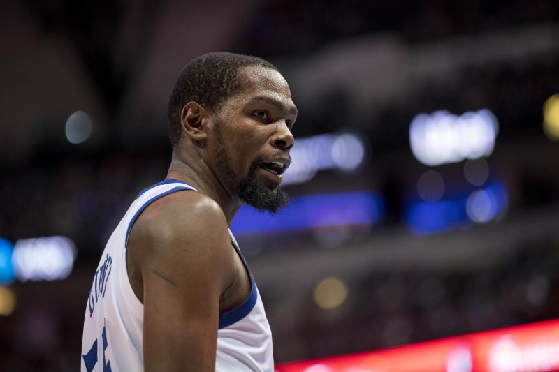 NBA:达拉斯小牛队的金州勇士队