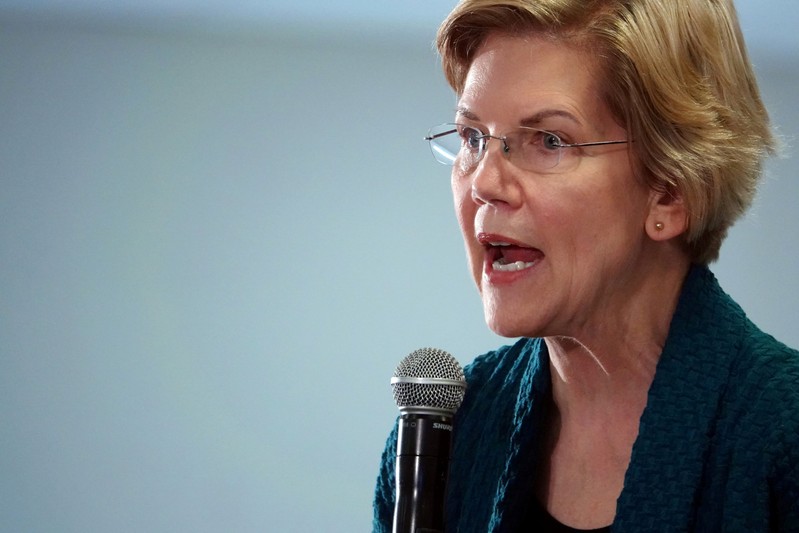 FILE PHOTO: Democratic 2020 U.S. presidential candidate and U.S. Senator Elizabeth Warren (D-MA) speaks to supporters in Memphis