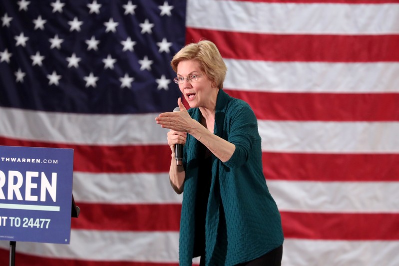 FILE PHOTO: Democratic 2020 U.S. presidential candidate and U.S. Senator Elizabeth Warren (D-MA) speaks to supporters in Memphis
