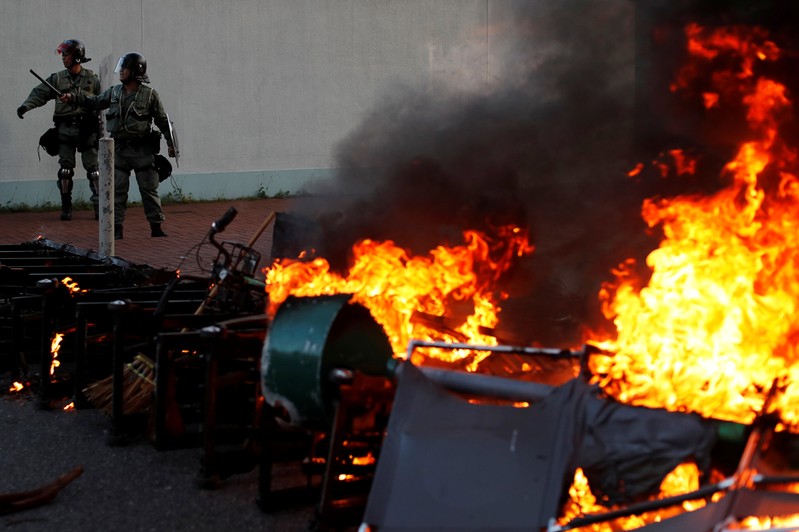 Police storm mall and Hong Kong protesters turn violent once again Police storm mall and Hong Kong protesters turn violent once again