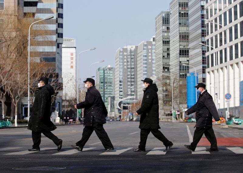 Bloody Monday? Chinese Stocks Flash Crash 9% as Coronavirus Wreaks Havoc