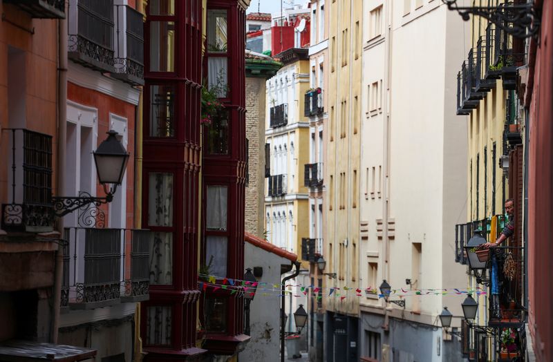 The coronavirus disease (COVID-19) outbreak in Madrid