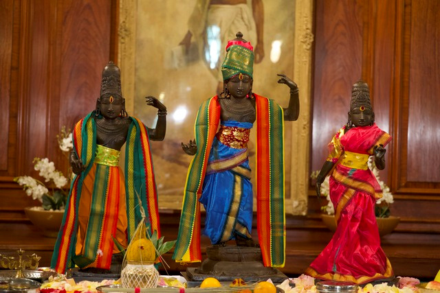 Three bronze statues stolen over 40 years ago return to India