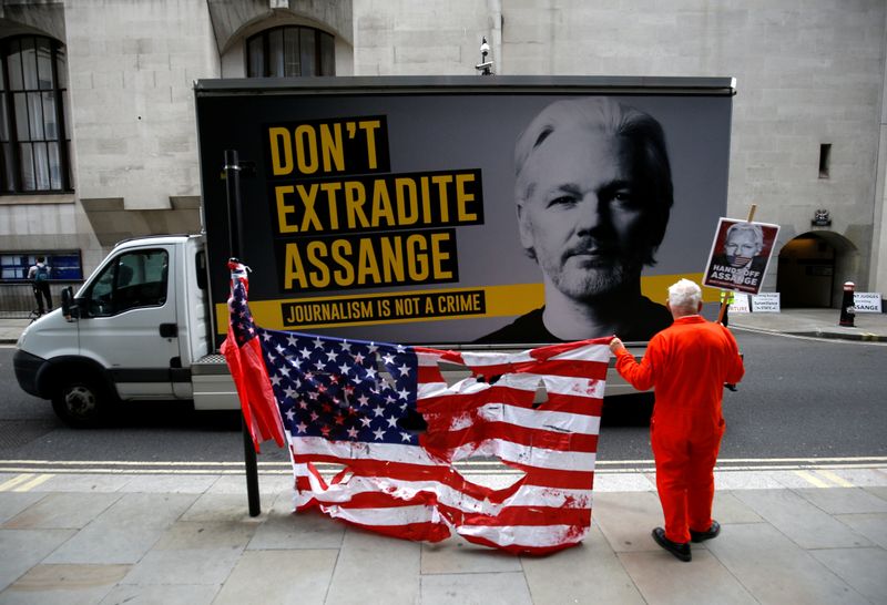 Assange ‘offered win-win deal by Trump to avoid extradition