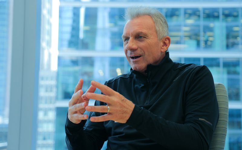 Joe Montana 'wrestles his infant grandchild away from an alleged kidnapper' Joe Montana 'wrestles his infant grandchild away from an alleged kidnapper'