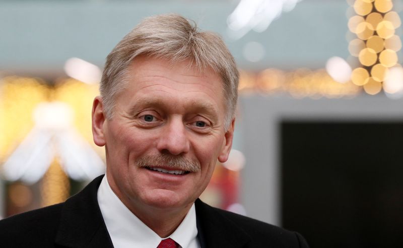 El portavoz del Kremlin, Peskov, visita el parque de atracciones Dream Island en Moscú