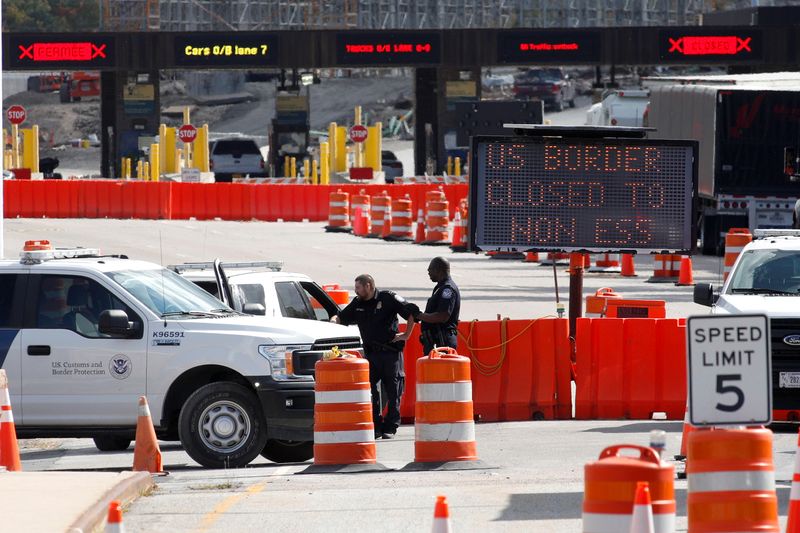 The Canada-United States border crossing in Lansdowne
