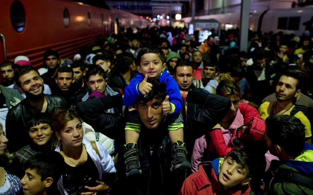 Italy transfers migrants off ship, but refuses them entry