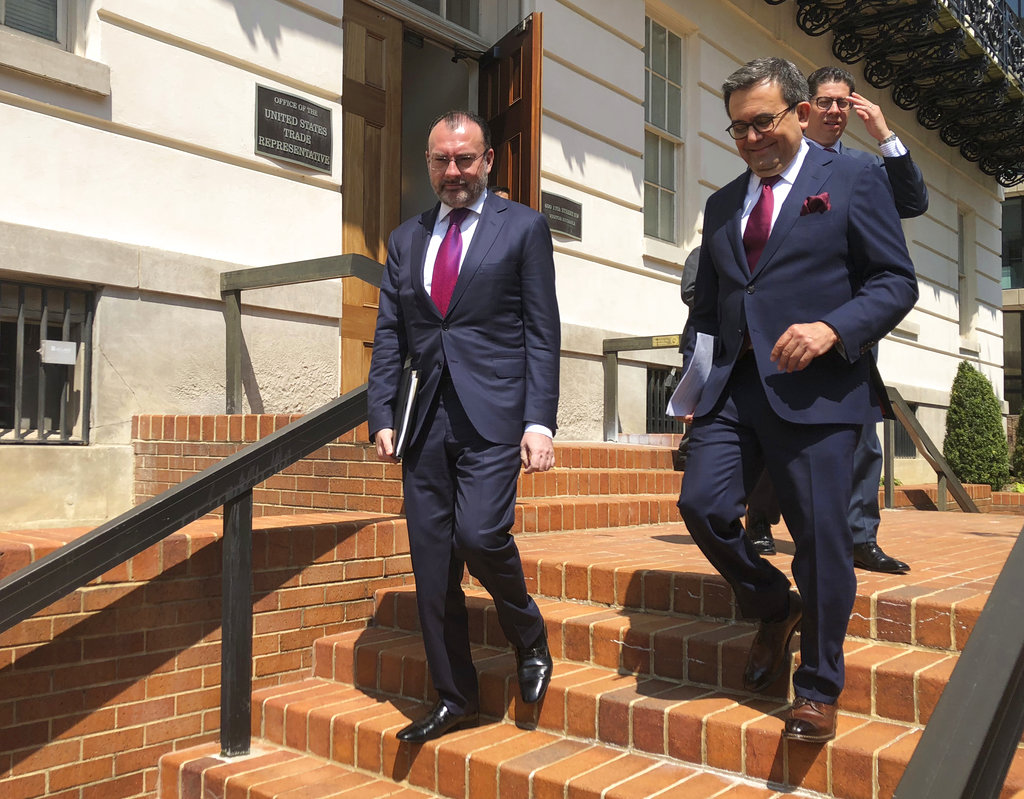 US, Mexico move closer to NAFTA consensus, but key hurdles remain