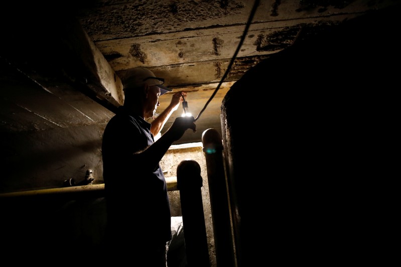 The Wider Image: Water is now gold for desperate Venezuelans