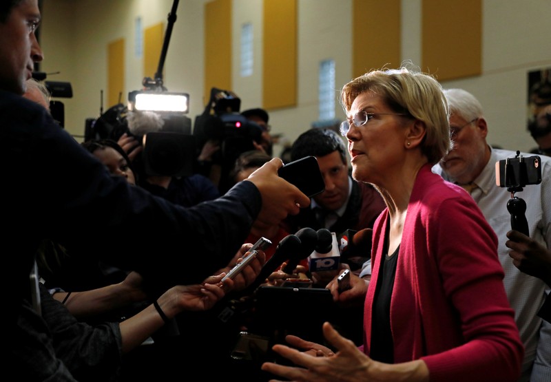 FILE PHOTO - Democratic 2020 U.S. presidential candidate and U.S. Senator Elizabeth Warren (D-MA) speaks to reporters during a townhall event in Columbus, Ohio
