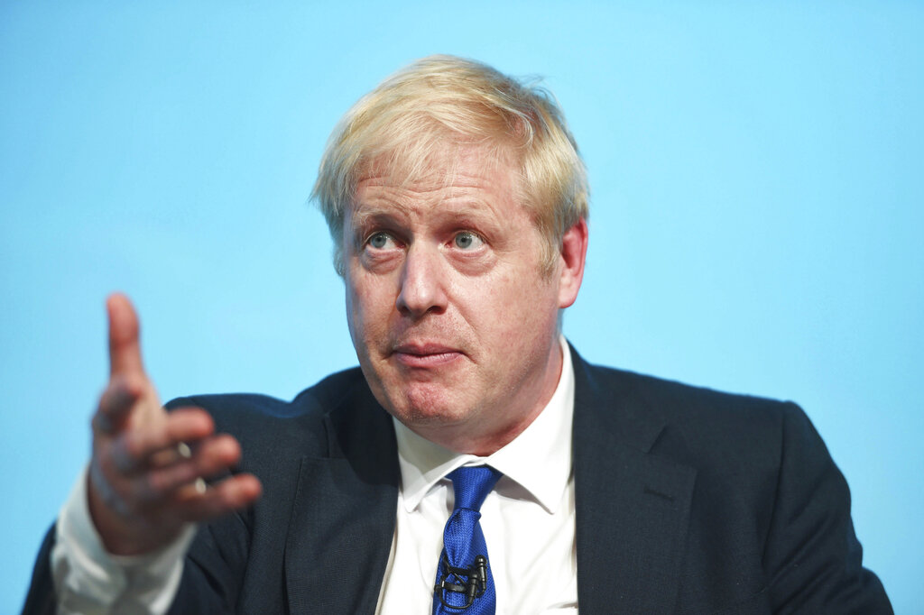 Former British PM warns of Brexit crisis for Queen Former British PM warns of Brexit crisis for Queen